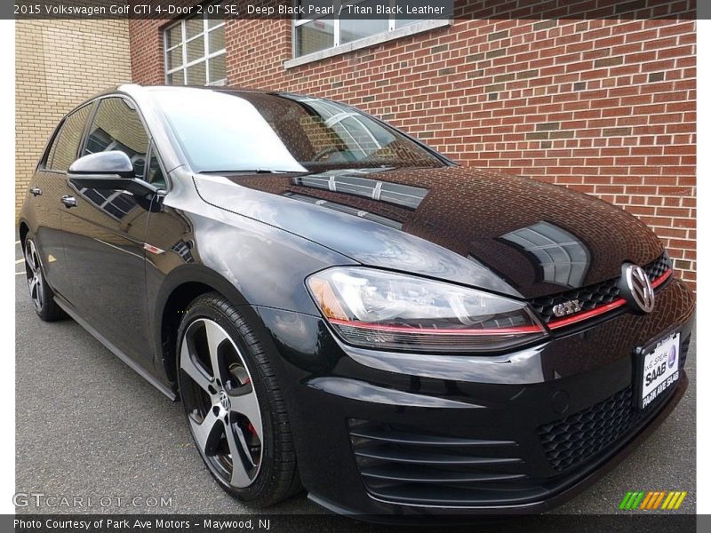 Deep Black Pearl / Titan Black Leather 2015 Volkswagen Golf GTI 4-Door 2.0T SE
