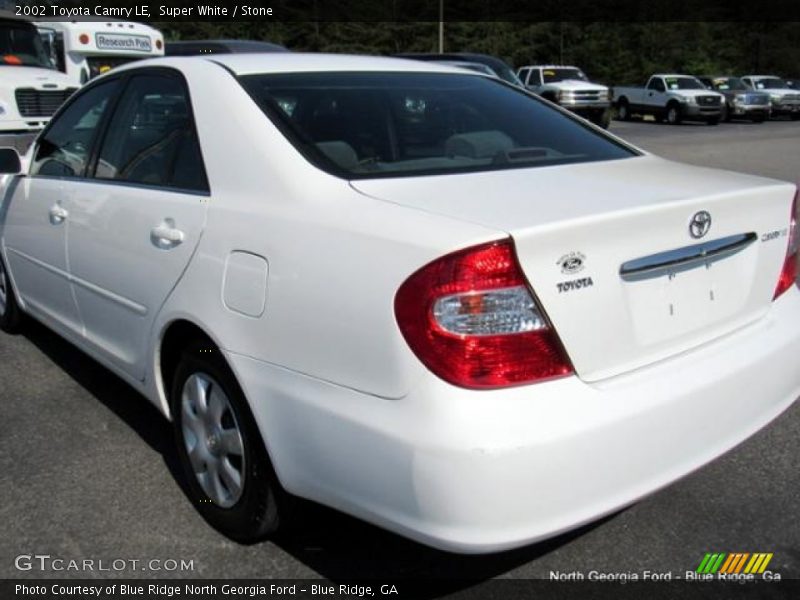 Super White / Stone 2002 Toyota Camry LE