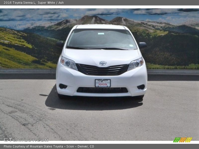 Super White / Ash 2016 Toyota Sienna L
