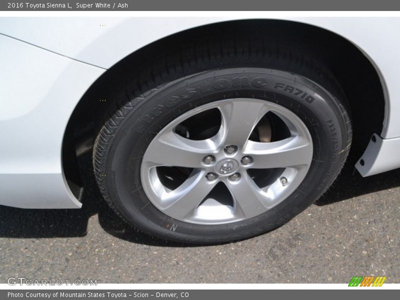 Super White / Ash 2016 Toyota Sienna L