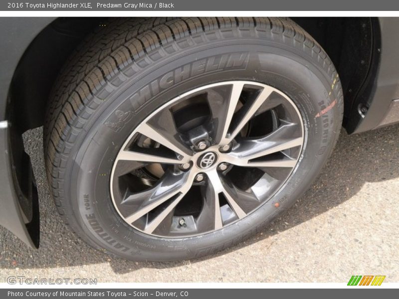 Predawn Gray Mica / Black 2016 Toyota Highlander XLE