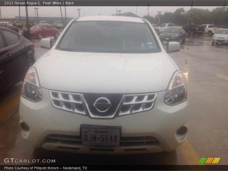 Pearl White / Black 2013 Nissan Rogue S