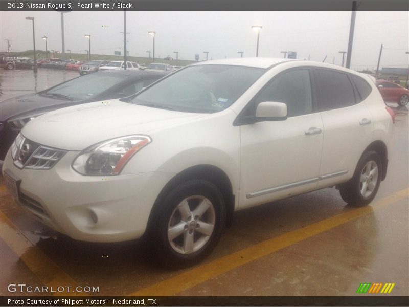 Pearl White / Black 2013 Nissan Rogue S