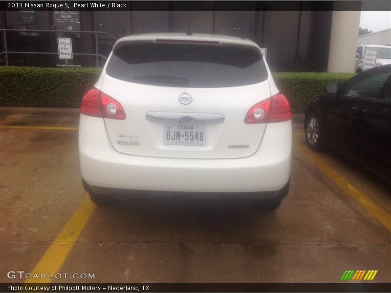 Pearl White / Black 2013 Nissan Rogue S
