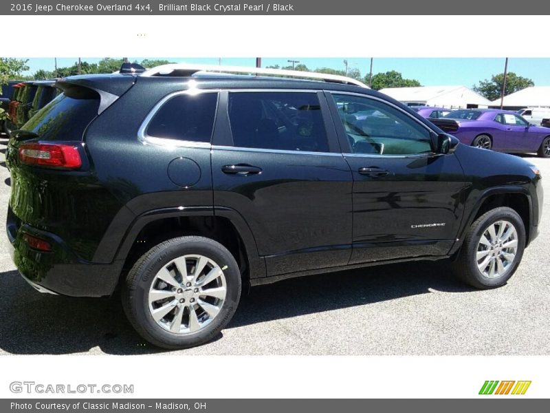 Brilliant Black Crystal Pearl / Black 2016 Jeep Cherokee Overland 4x4