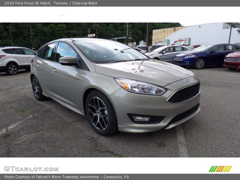 Tectonic / Charcoal Black 2016 Ford Focus SE Hatch
