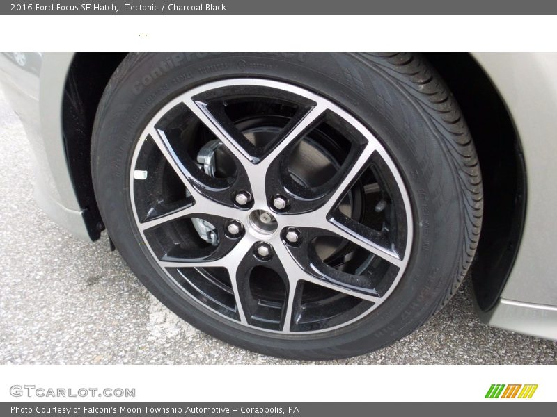 Tectonic / Charcoal Black 2016 Ford Focus SE Hatch