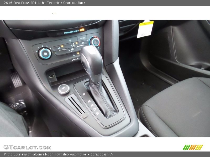 Tectonic / Charcoal Black 2016 Ford Focus SE Hatch