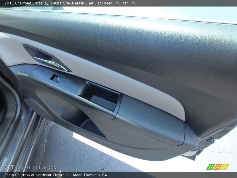 Taupe Gray Metallic / Jet Black/Medium Titanium 2011 Chevrolet Cruze LS