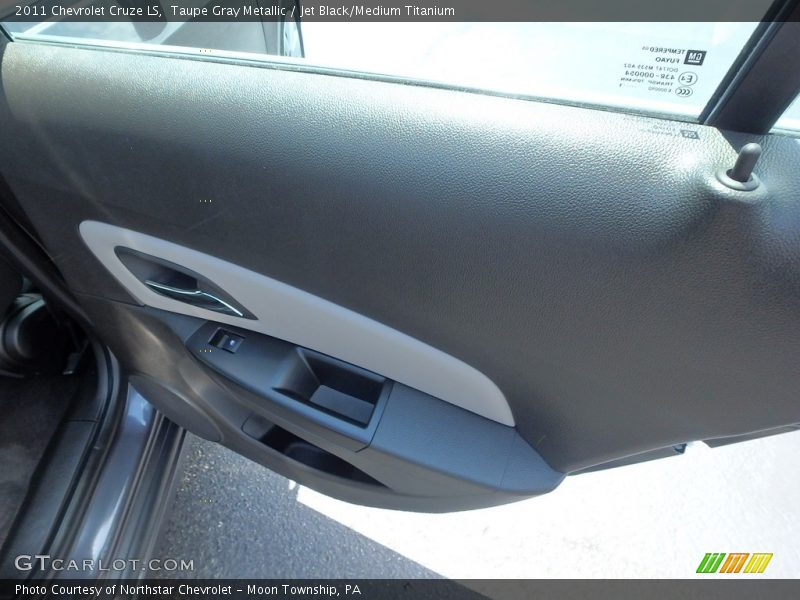 Taupe Gray Metallic / Jet Black/Medium Titanium 2011 Chevrolet Cruze LS