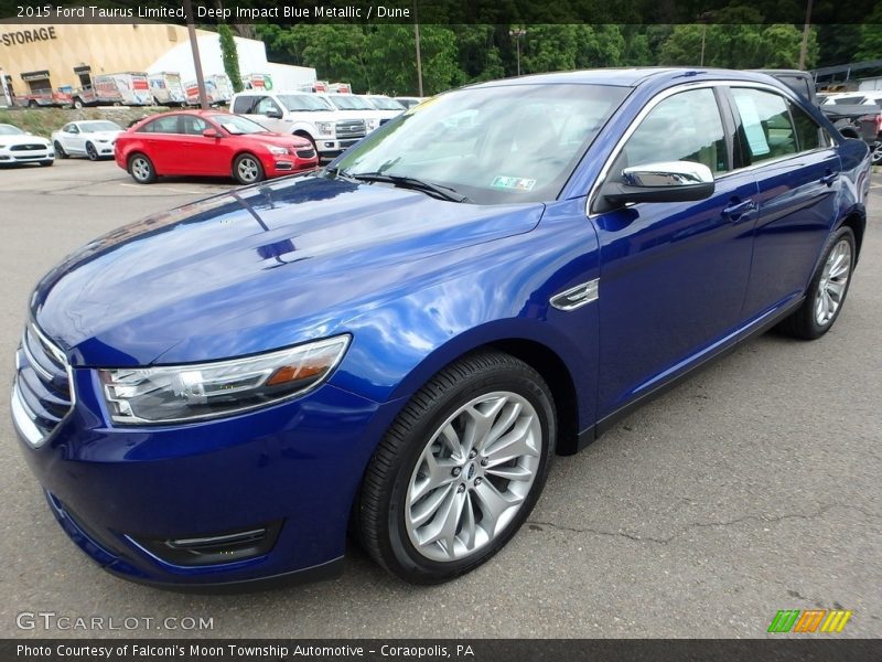 Front 3/4 View of 2015 Taurus Limited