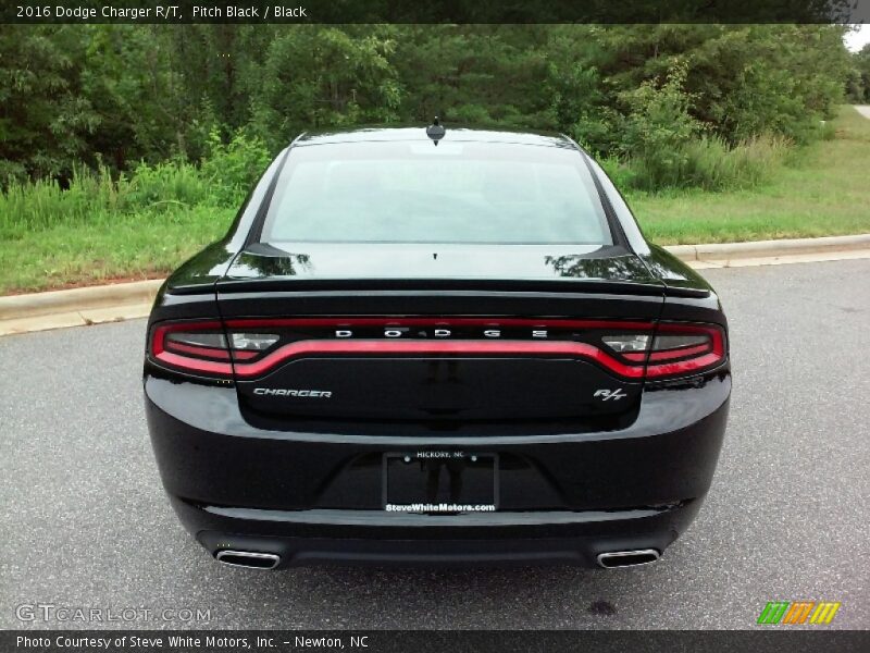 Pitch Black / Black 2016 Dodge Charger R/T