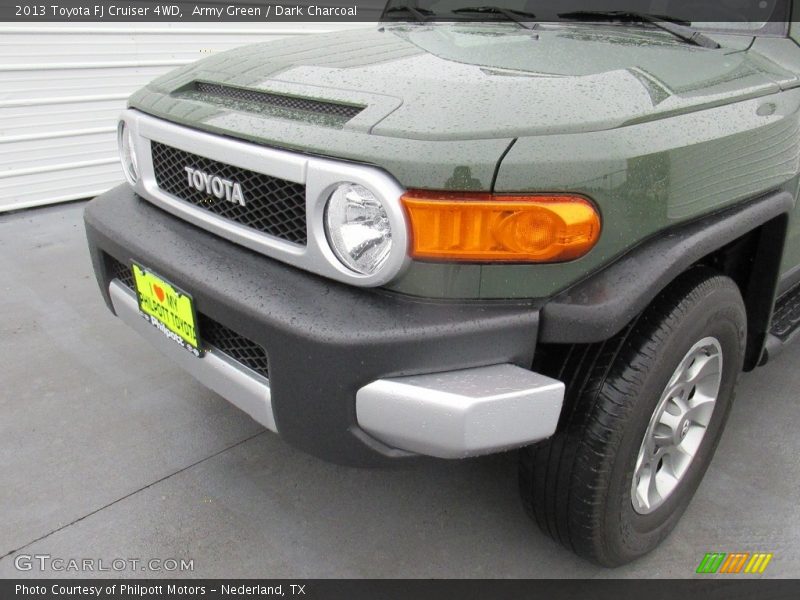 Army Green / Dark Charcoal 2013 Toyota FJ Cruiser 4WD