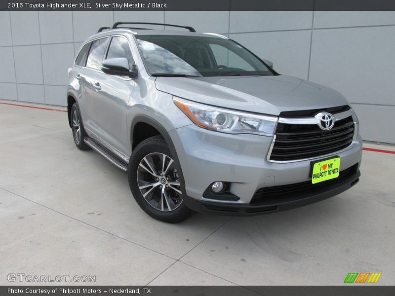 Silver Sky Metallic / Black 2016 Toyota Highlander XLE