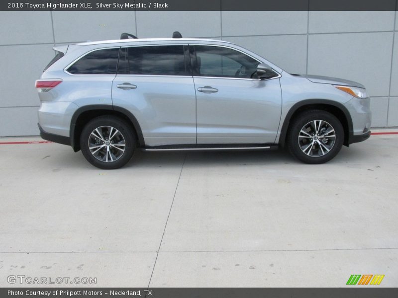Silver Sky Metallic / Black 2016 Toyota Highlander XLE