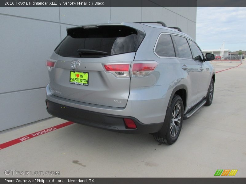 Silver Sky Metallic / Black 2016 Toyota Highlander XLE