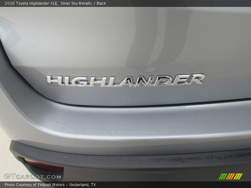 Silver Sky Metallic / Black 2016 Toyota Highlander XLE