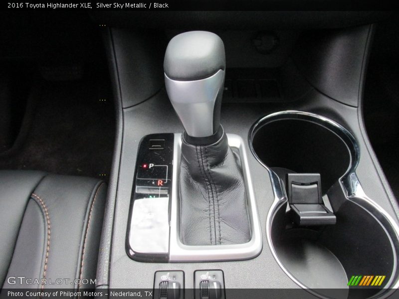Silver Sky Metallic / Black 2016 Toyota Highlander XLE