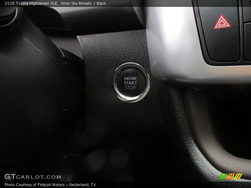 Silver Sky Metallic / Black 2016 Toyota Highlander XLE
