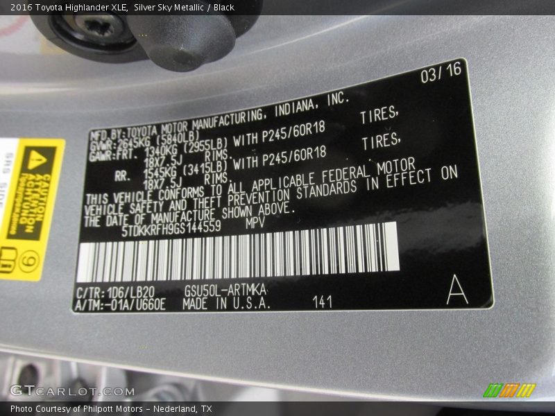 Silver Sky Metallic / Black 2016 Toyota Highlander XLE