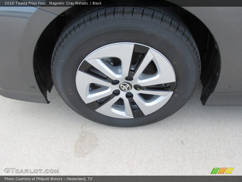 Magnetic Gray Metallic / Black 2016 Toyota Prius Four