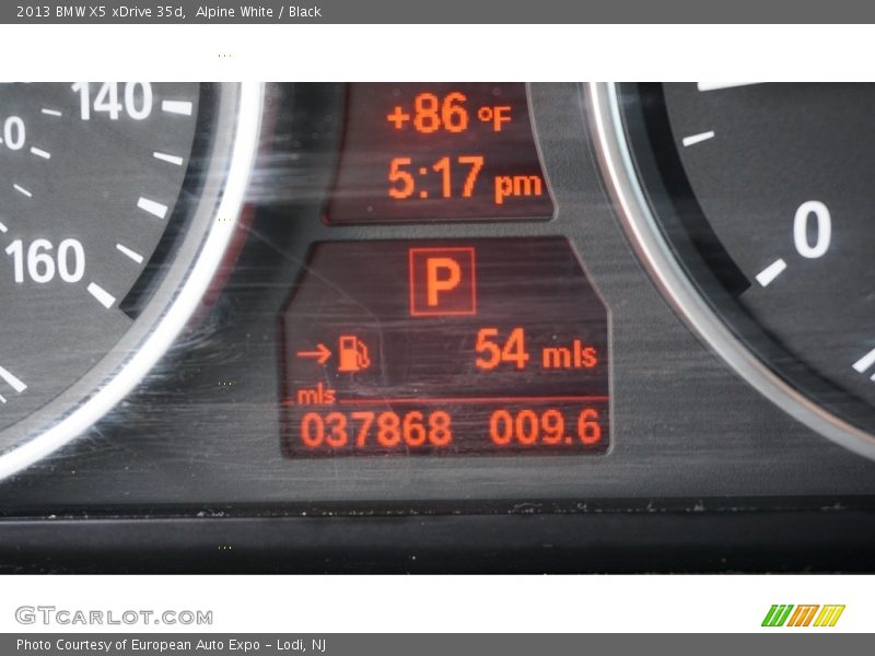 Alpine White / Black 2013 BMW X5 xDrive 35d