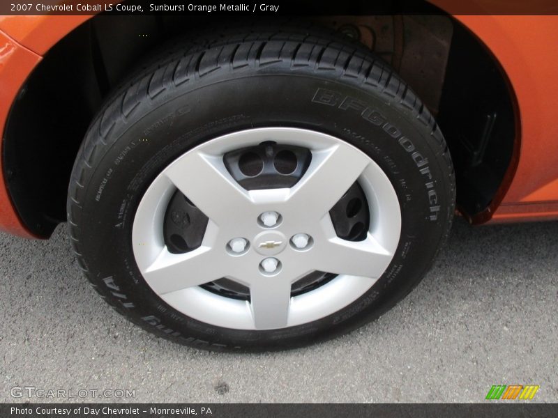 Sunburst Orange Metallic / Gray 2007 Chevrolet Cobalt LS Coupe