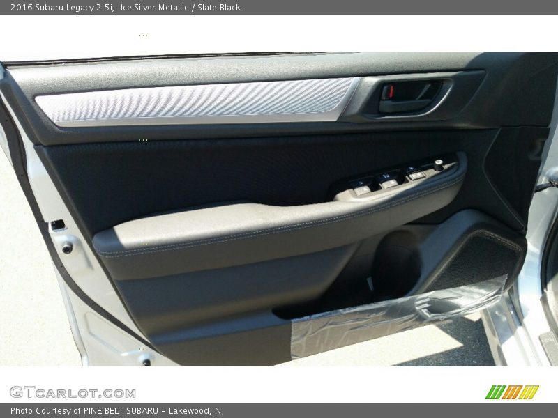 Ice Silver Metallic / Slate Black 2016 Subaru Legacy 2.5i
