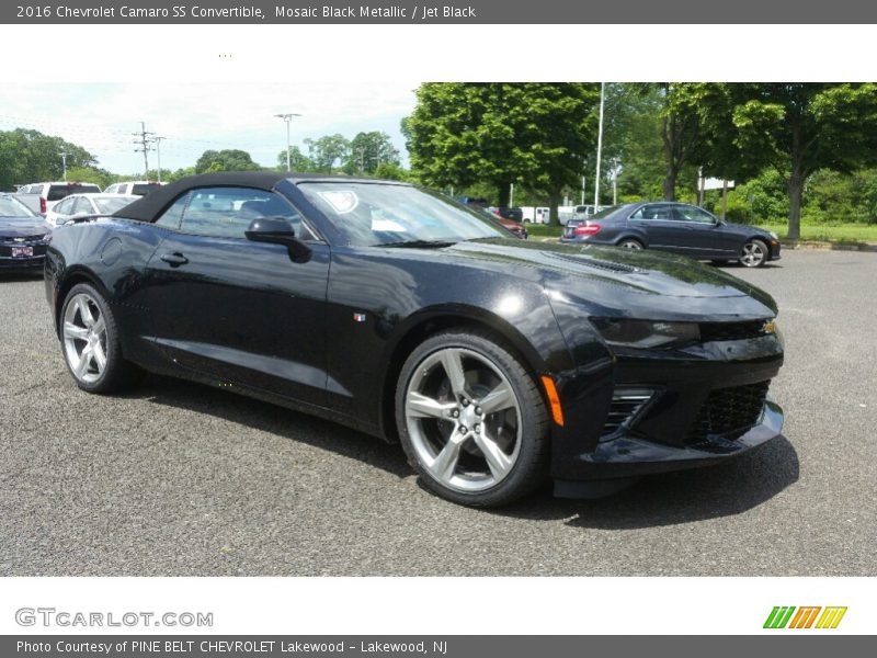 Front 3/4 View of 2016 Camaro SS Convertible