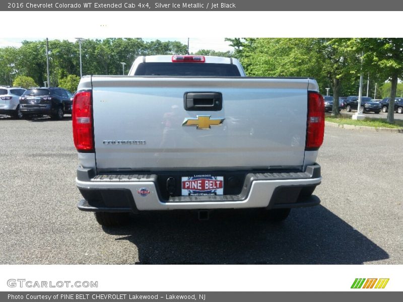 Silver Ice Metallic / Jet Black 2016 Chevrolet Colorado WT Extended Cab 4x4