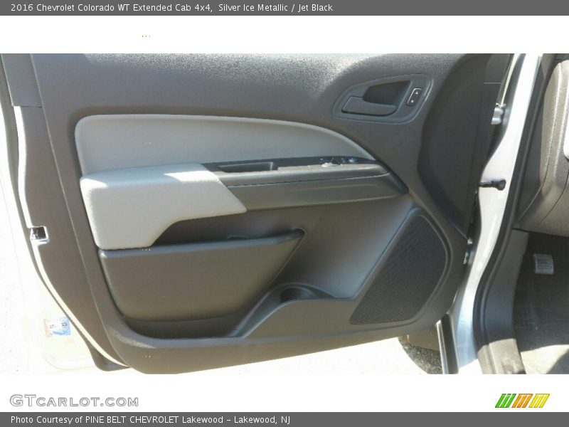 Silver Ice Metallic / Jet Black 2016 Chevrolet Colorado WT Extended Cab 4x4