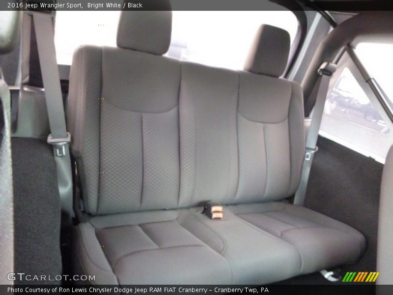 Bright White / Black 2016 Jeep Wrangler Sport
