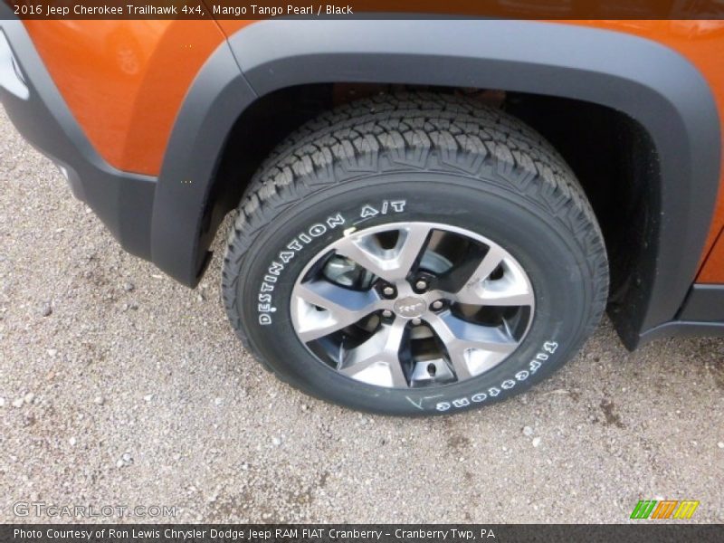 Mango Tango Pearl / Black 2016 Jeep Cherokee Trailhawk 4x4