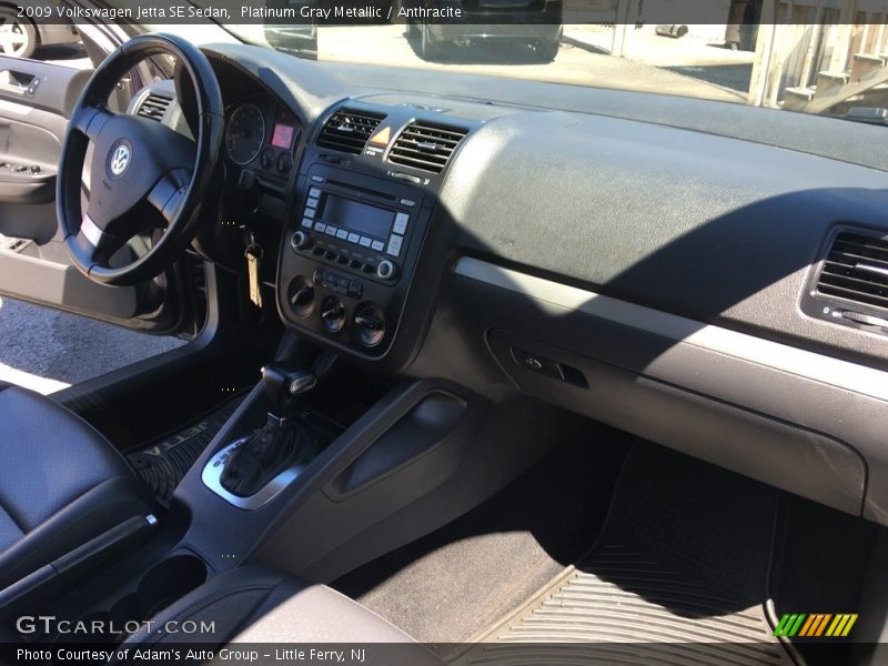 Platinum Gray Metallic / Anthracite 2009 Volkswagen Jetta SE Sedan