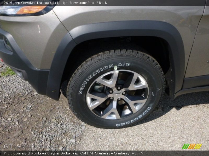 Light Brownstone Pearl / Black 2016 Jeep Cherokee Trailhawk 4x4