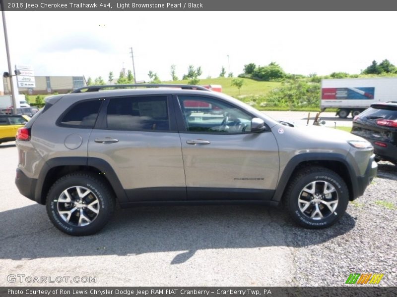 Light Brownstone Pearl / Black 2016 Jeep Cherokee Trailhawk 4x4