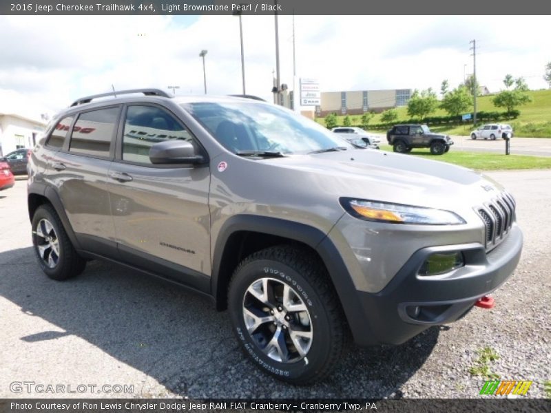Light Brownstone Pearl / Black 2016 Jeep Cherokee Trailhawk 4x4