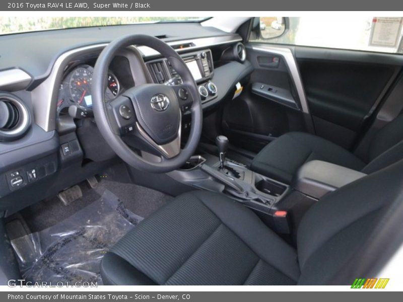 Super White / Black 2016 Toyota RAV4 LE AWD