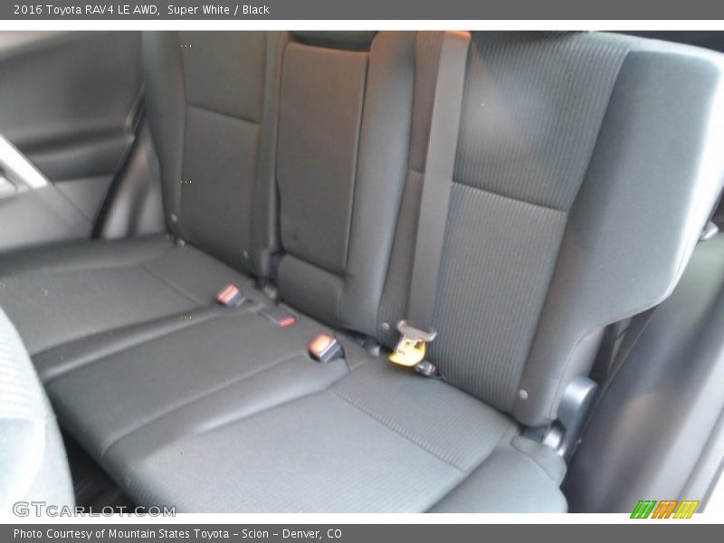 Super White / Black 2016 Toyota RAV4 LE AWD