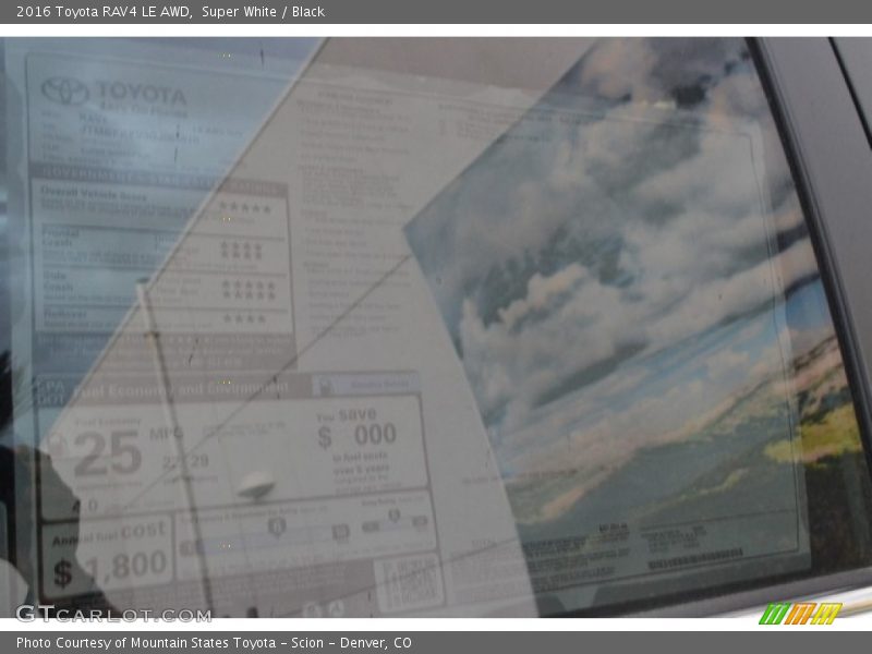 Super White / Black 2016 Toyota RAV4 LE AWD