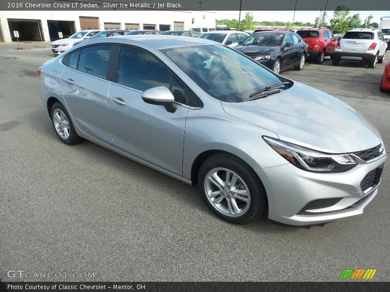 Silver Ice Metallic / Jet Black 2016 Chevrolet Cruze LT Sedan