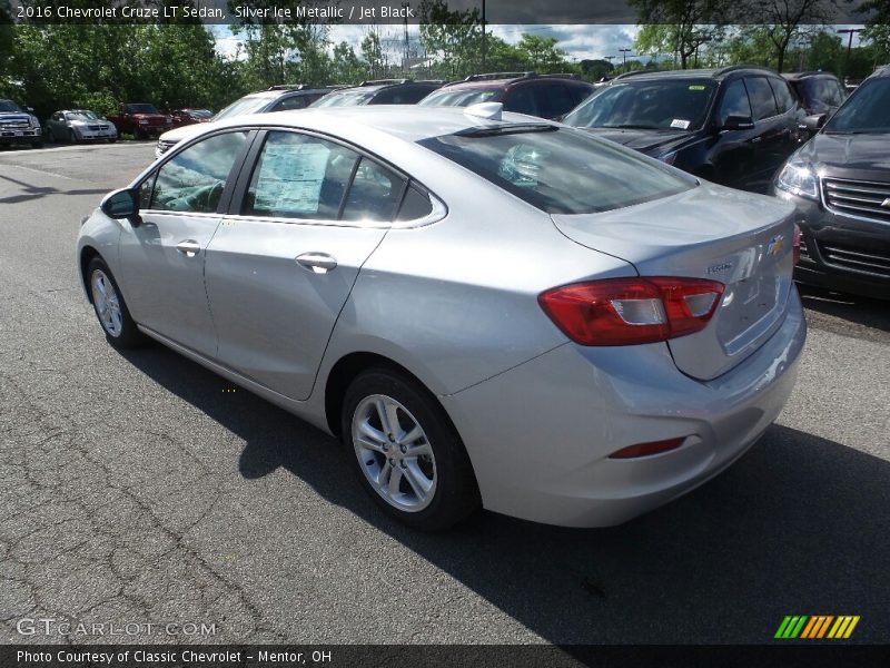 Silver Ice Metallic / Jet Black 2016 Chevrolet Cruze LT Sedan