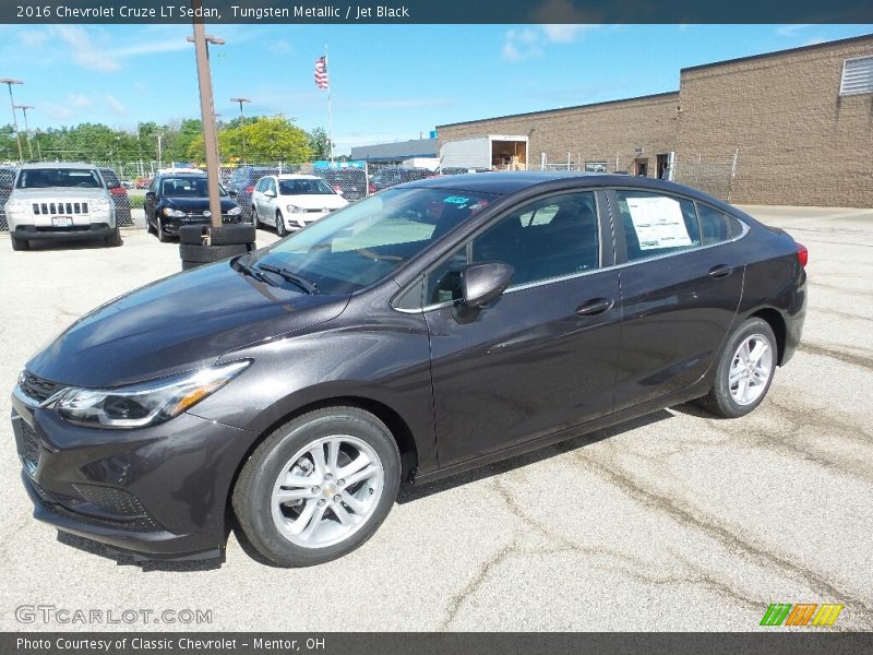 Tungsten Metallic / Jet Black 2016 Chevrolet Cruze LT Sedan