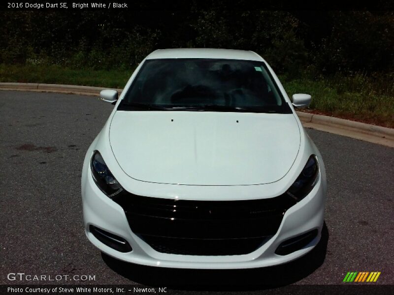 Bright White / Black 2016 Dodge Dart SE