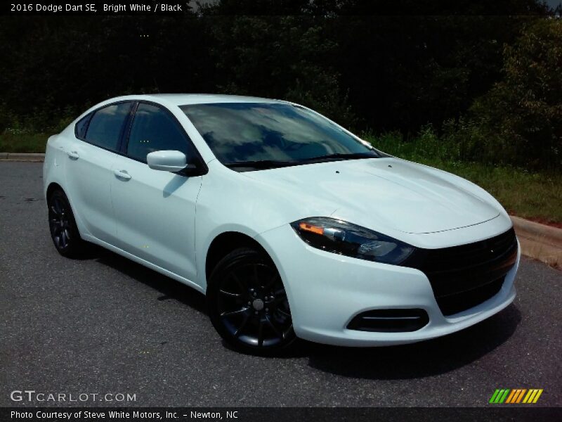 Bright White / Black 2016 Dodge Dart SE