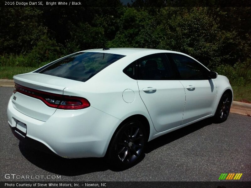 Bright White / Black 2016 Dodge Dart SE