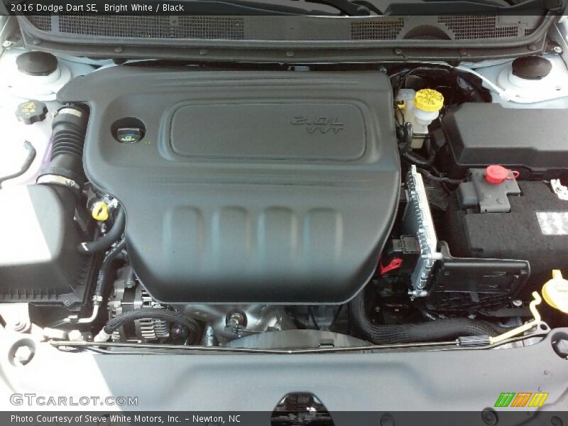Bright White / Black 2016 Dodge Dart SE