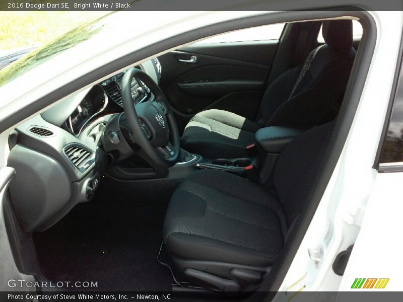 Bright White / Black 2016 Dodge Dart SE