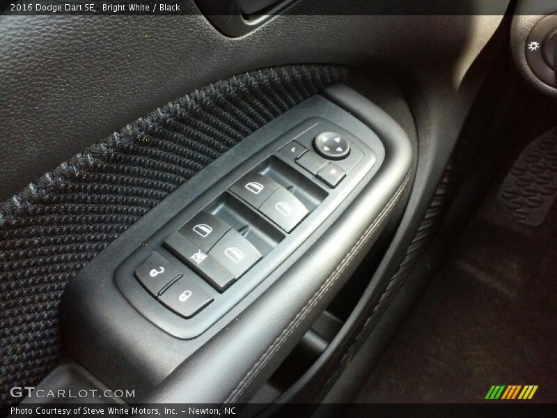 Bright White / Black 2016 Dodge Dart SE