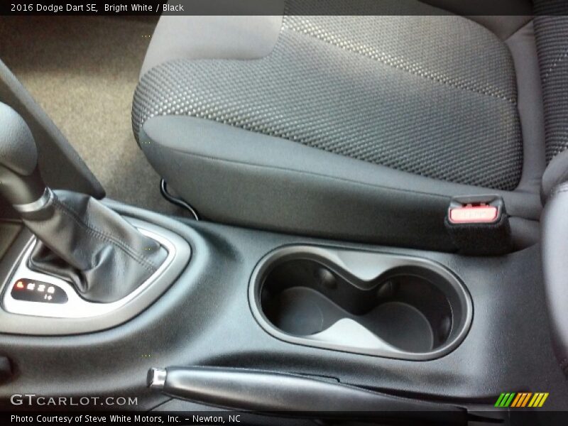 Bright White / Black 2016 Dodge Dart SE